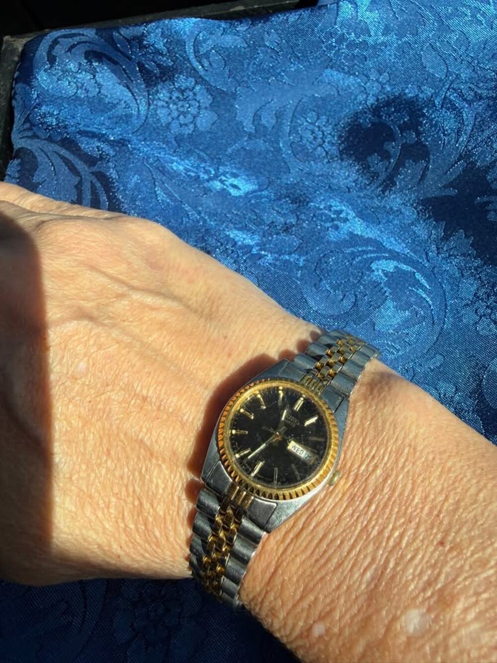 Vintage Ladies Seiko Quartz Day-Date Watch (CCC60)